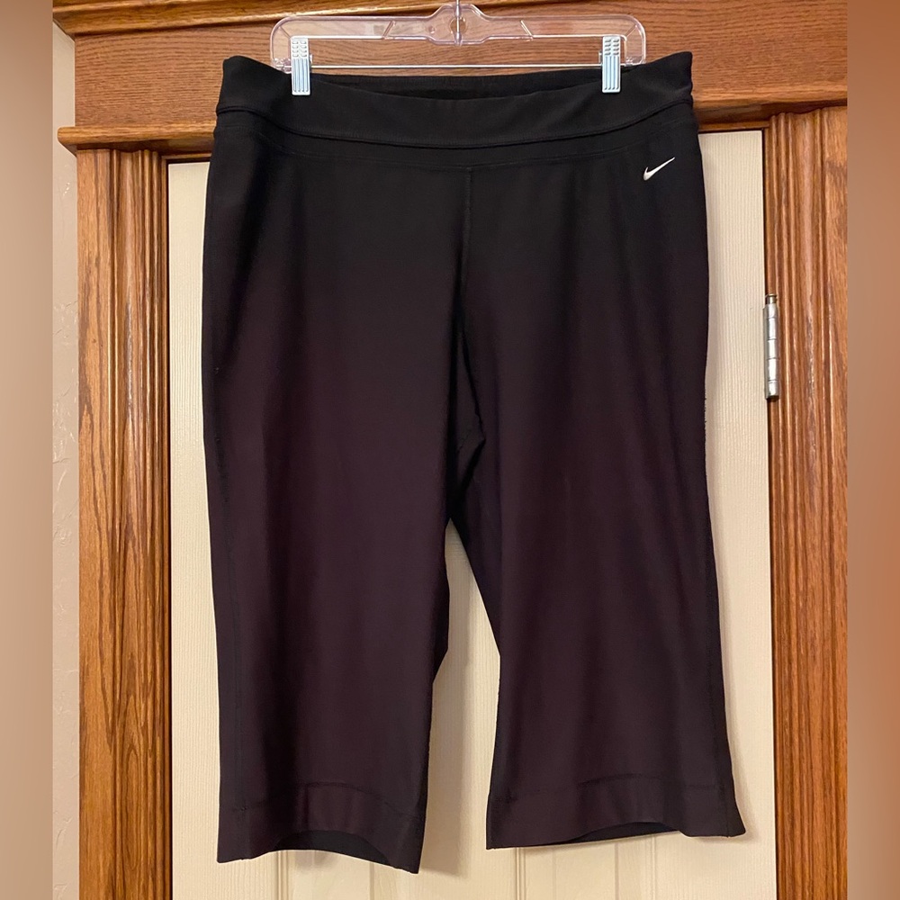 Nike Dry Fit Womens XL Stretch Knee Length Athletic Pants Black - Picture 2 of 7